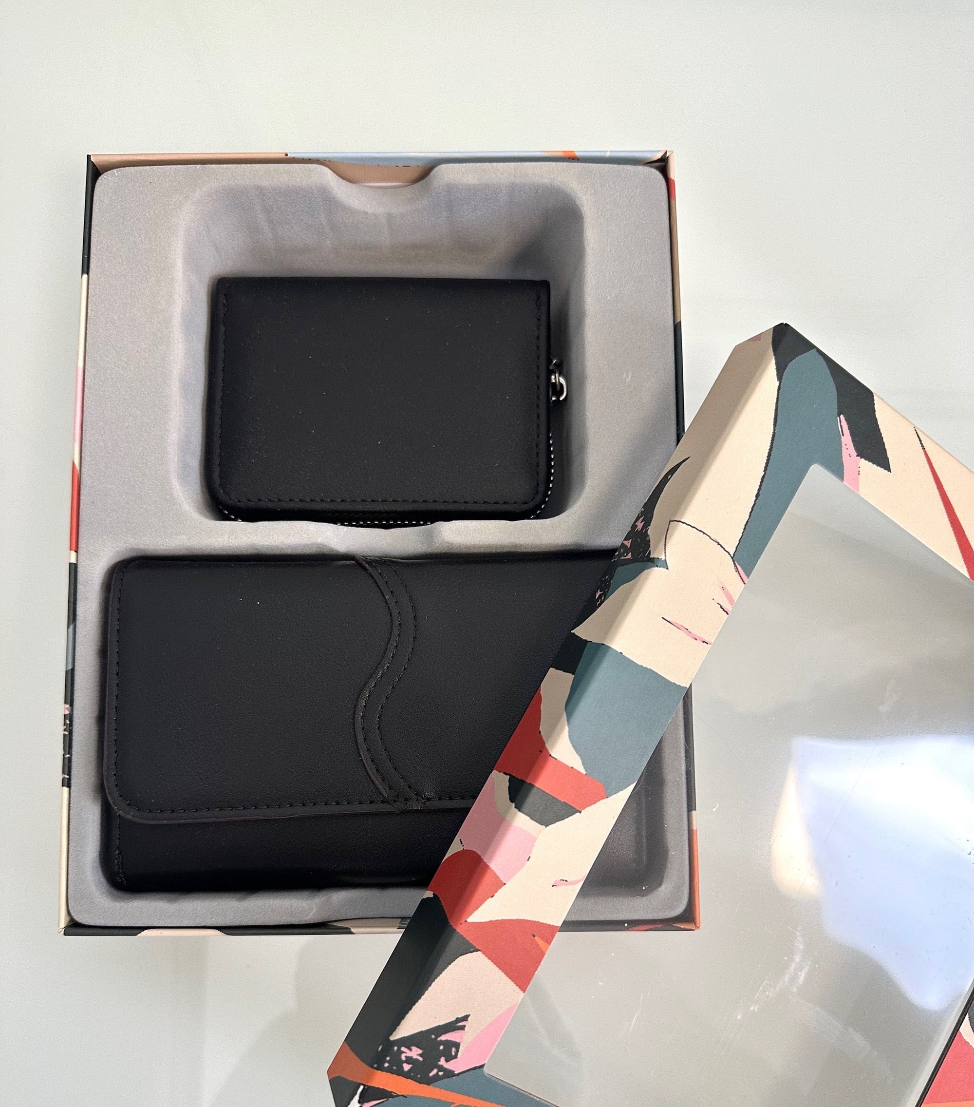 Elle Purse And Coin Purse Gift Set Black - Gift Boxed NO RETURNS ON SALE ITEMS