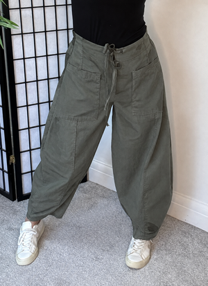 Remi Plain Barrel Trousers – Khaki