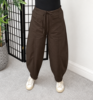 Remi Plain Barrel Trousers – Chocolate