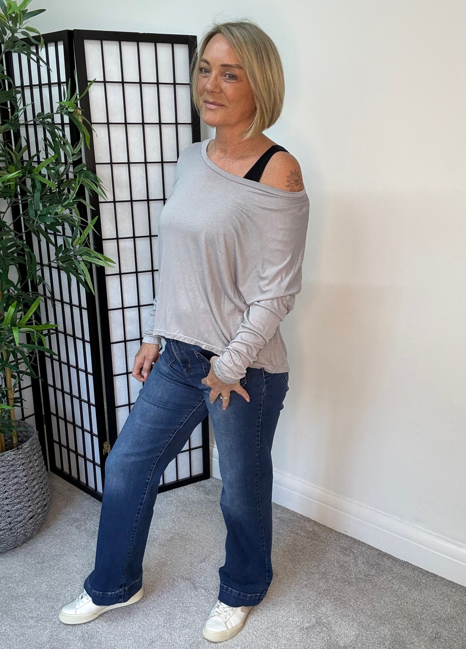 Hallie Scoop Hem Sleeved Top 8-20 more colours