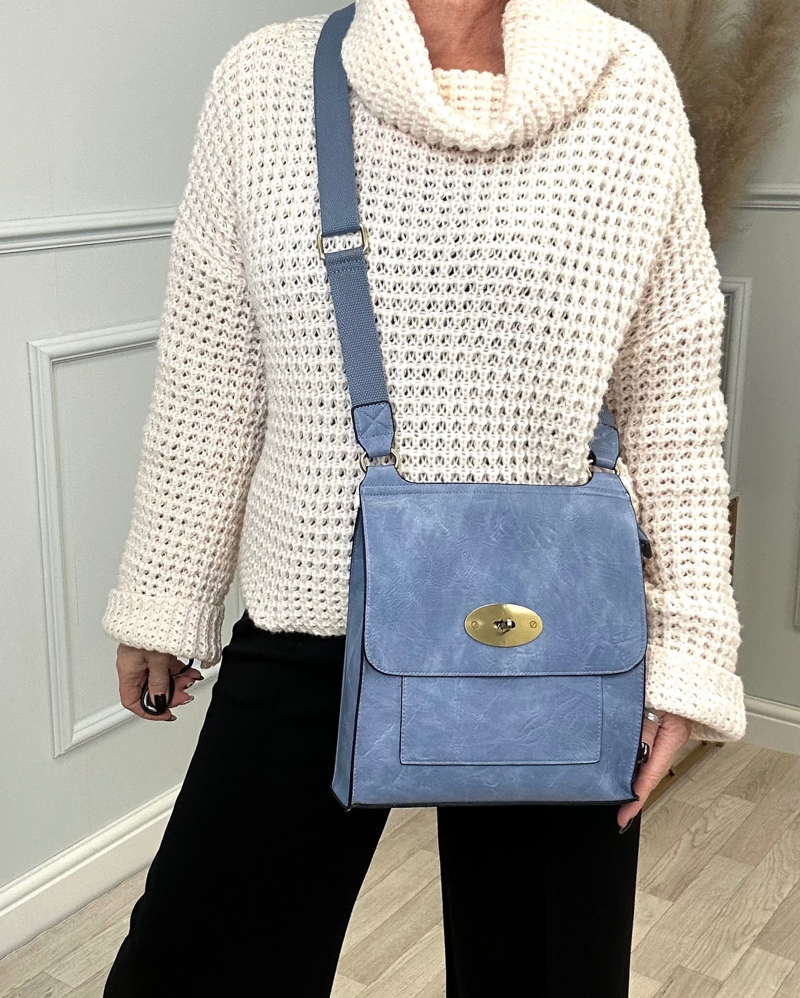 Large Tilly Messenger Crossbody Bag Blue