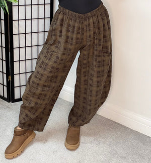 Martha Pin Cord Barrel Trousers – Chocolate Check