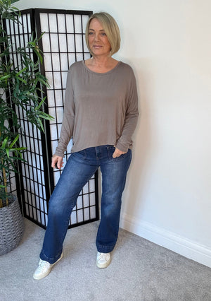 Hallie Scoop Hem Sleeved Top 8-20 more colours