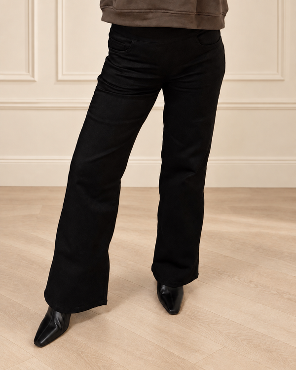 Tocado Straight Leg Pull On Jeans – Black