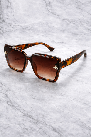 Oversized Square Front  Bee Detail Sunglasses