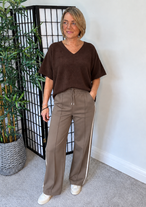 Serelai Luxe V-Neck Wide-Sleeve Jumper – Chocolate
