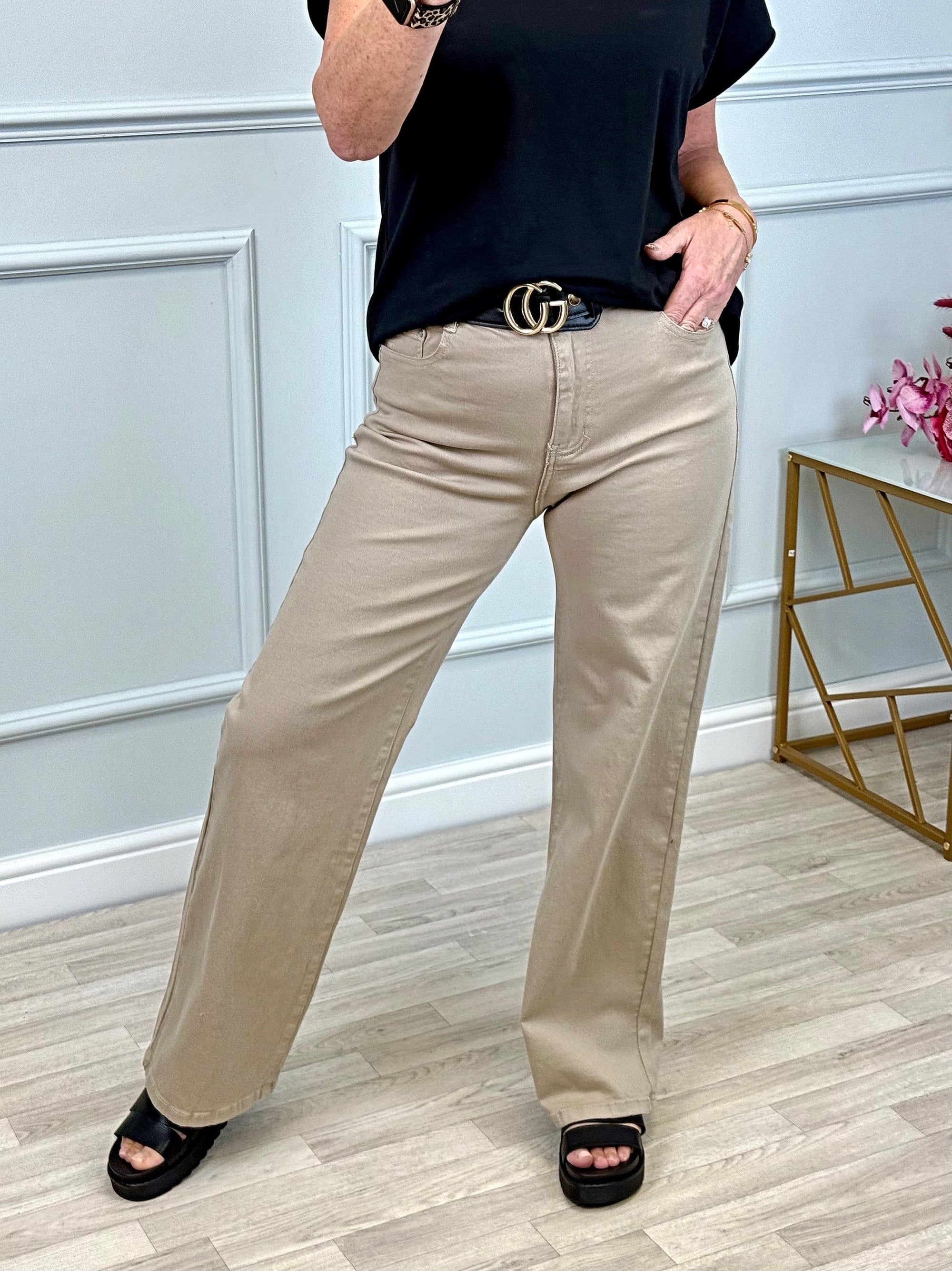 Callie Wide-Leg Jeans – High-Waisted, Relaxed Fit (Sizes 10-20) Latte