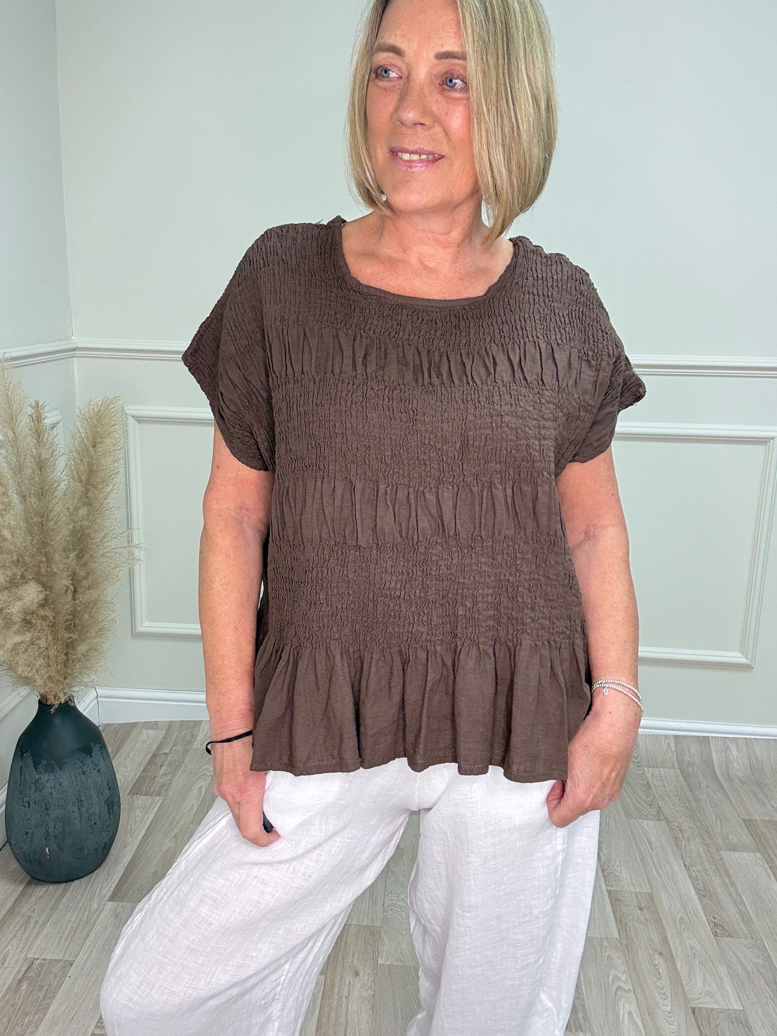 Freya Crinkle Frill Hem Linen Top – Chocolate