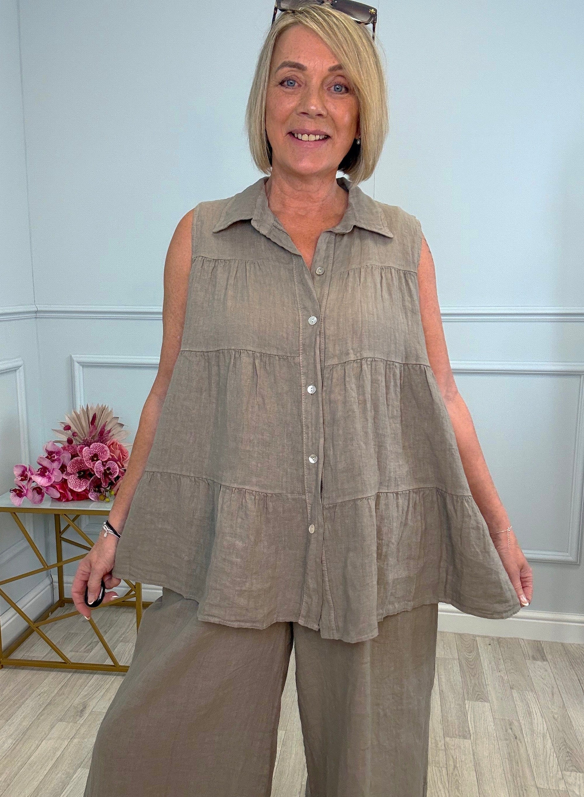 Anya Sleeveless Tiered Linen Shirt 10-20 Mocha