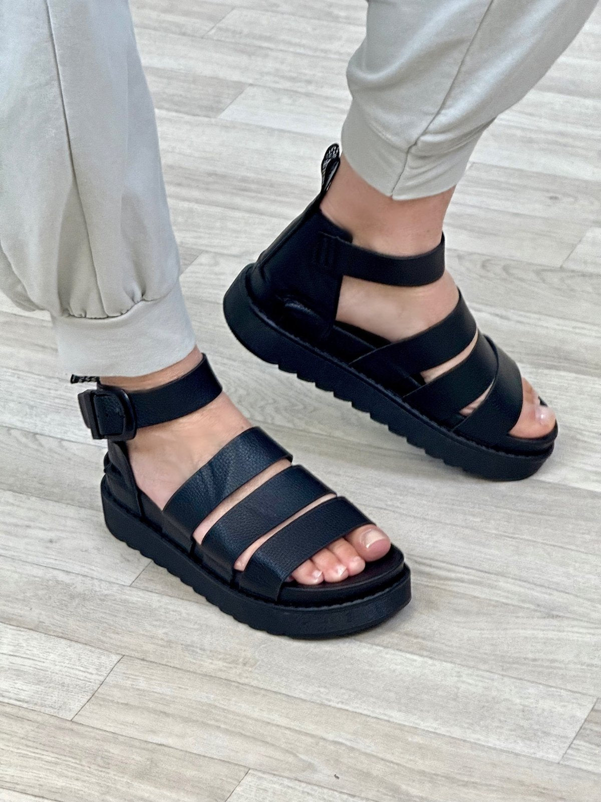 Sara Chunky Gladiator Sandals Black - Susie's Boutique - | Women's Fashion Online