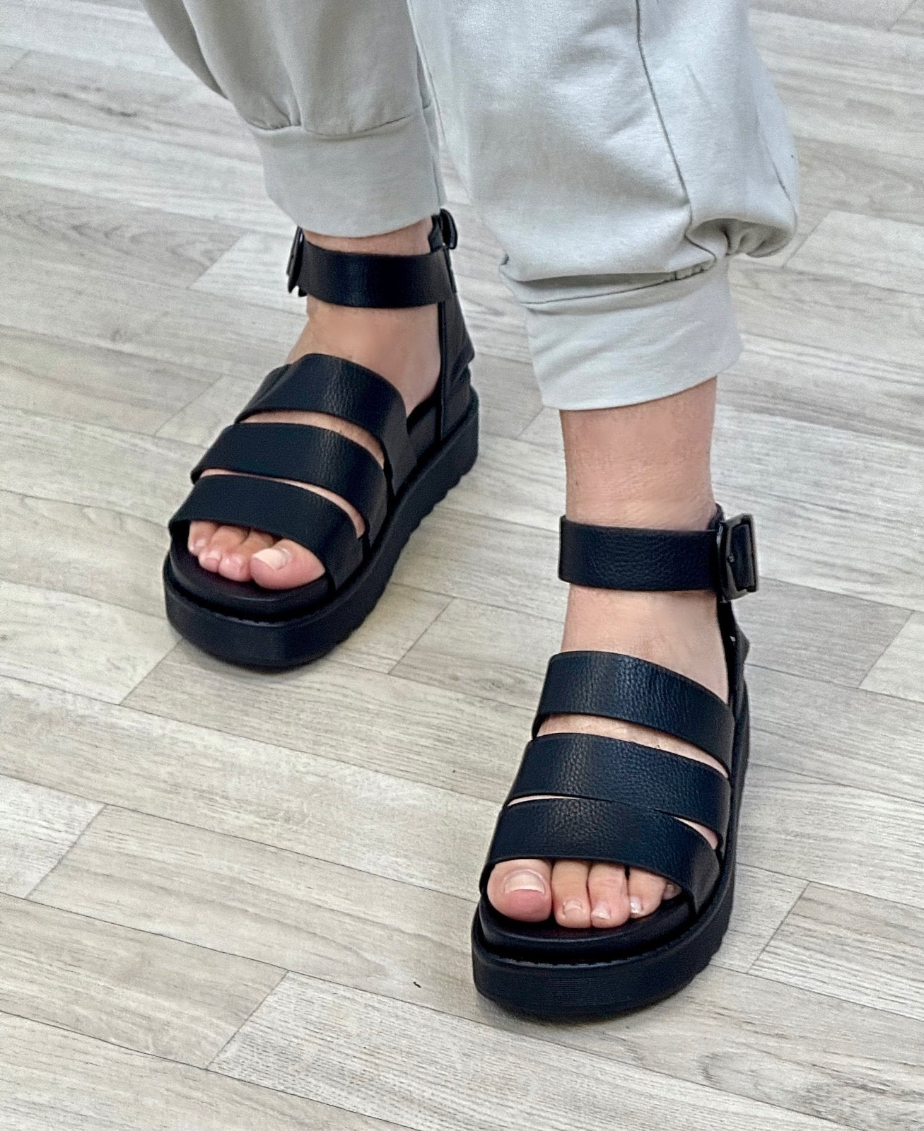 Sara Chunky Gladiator Sandals Black - Susie's Boutique - | Women's Fashion Online