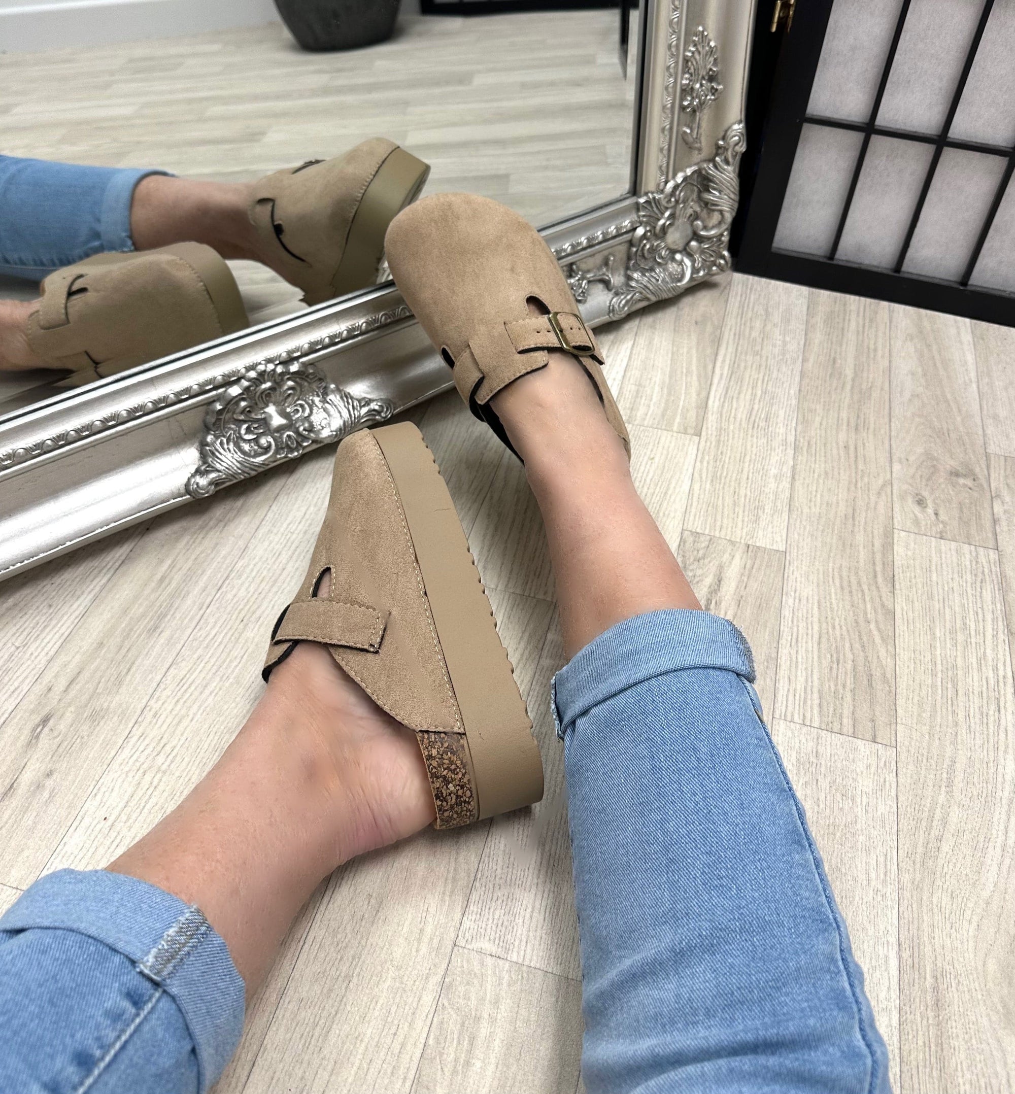 Aleida Flatbed Sandals  clogs tan NO RETURNS ON SALE ITEMS - Susie's Boutique