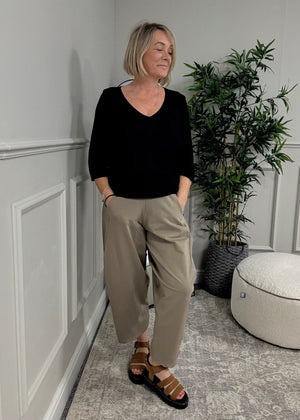 Carys Lightweight V - Neck Knit Top 10 - 16 Black - Susie's Boutique - | Women's Fashion Online