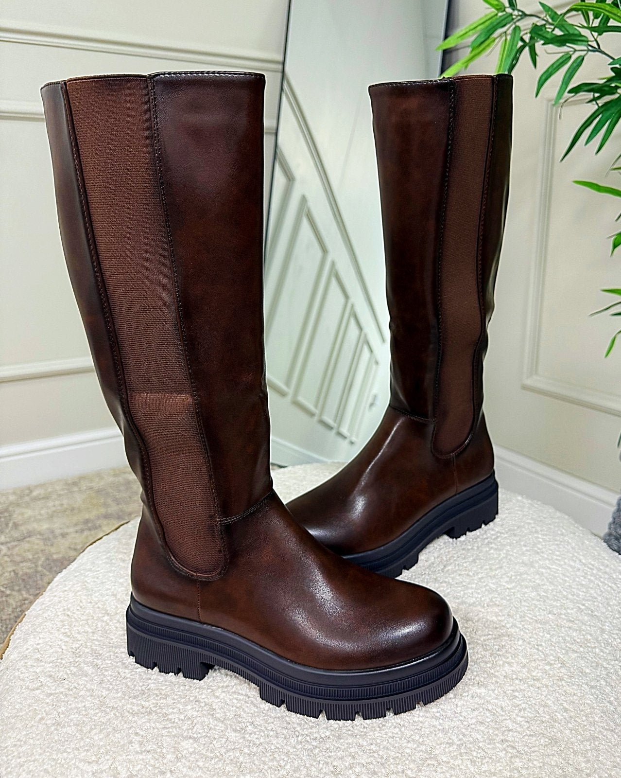 Claudia Chunky Sole Knee - High Boots – Chocolate - Susie's Boutique - | Women's Fashion Online