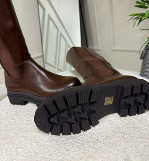 Claudia Chunky Sole Knee - High Boots – Chocolate - Susie's Boutique - | Women's Fashion Online