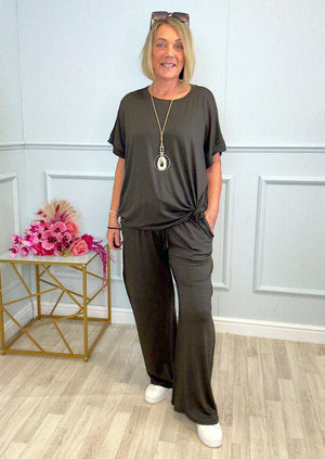 Esra Jersey Lounge Trouser Set with Necklace 10–18 Chocolate - Susie's Boutique - | Women's Fashion Online