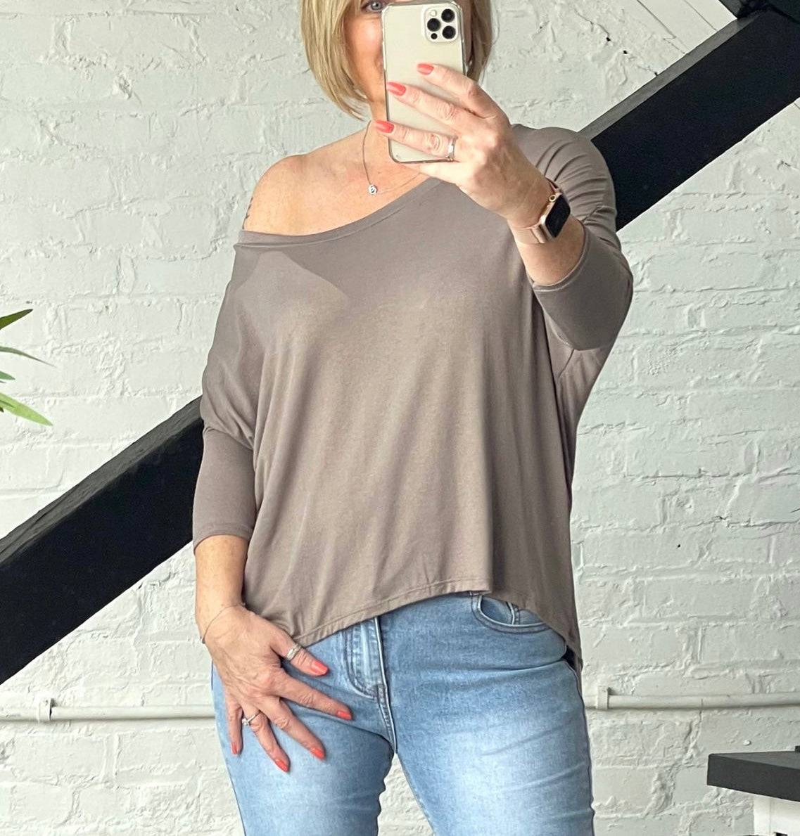Hallie Scoop Hem Sleeved Top 8-20 - Susie's Boutique