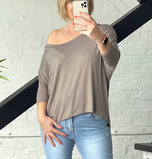Hallie Scoop Hem Sleeved Top 8-20 - Susie's Boutique